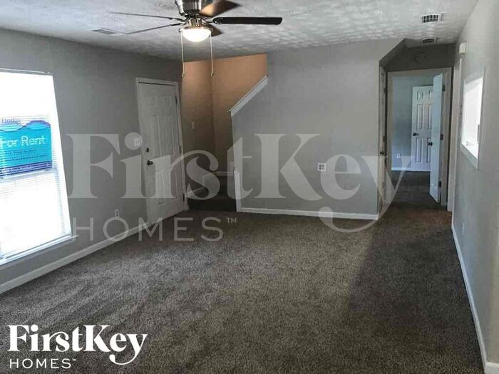 Building Photo - 20 Mildred Ln