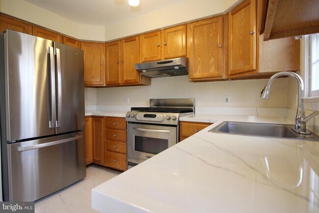 Building Photo - 7831 Gum Springs Village Dr