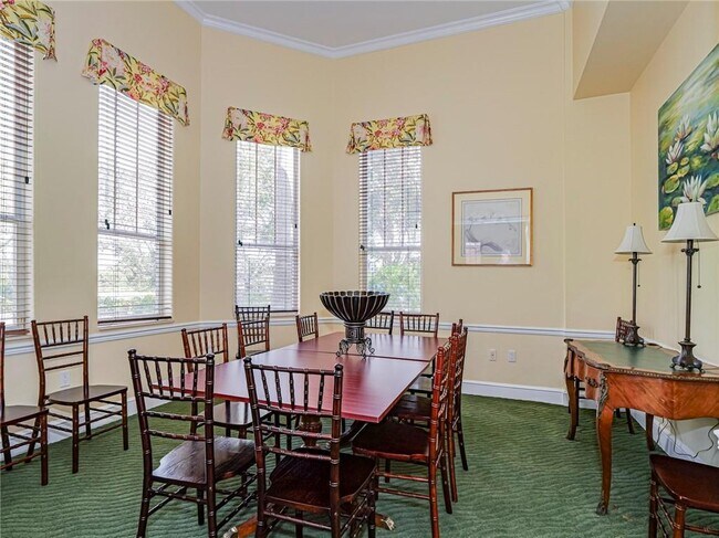 Building Photo - 5045 Fairways Cir