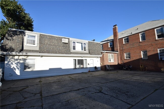Primary Photo - 1455 Sheridan Dr