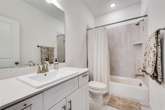 Building Photo - 901 Gold Finch Ln