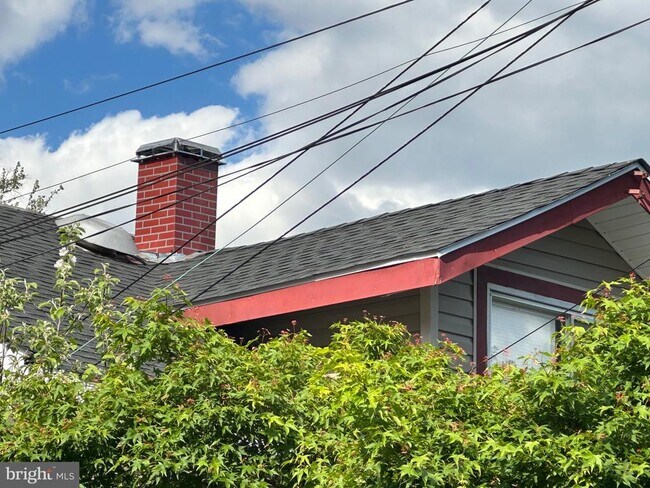 Building Photo - 3214 Otis St