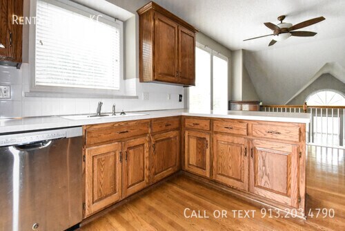 Building Photo - 15246 S Acuff Ln