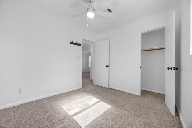 Building Photo - 435 Argyle Ct