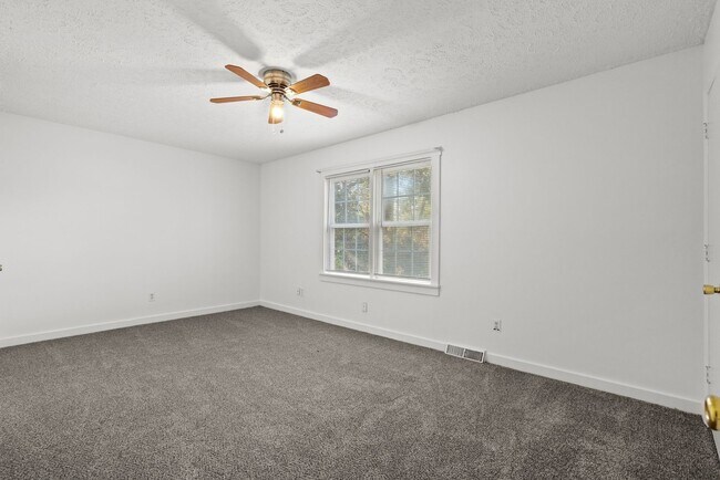 Building Photo - 8 Blocks from Garden City Beach! 2 Bed/1.5 Bath Duplex