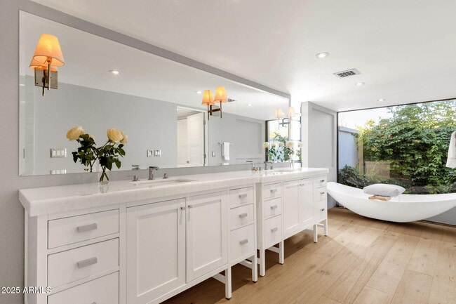 Building Photo - 6954 E Caballo Dr