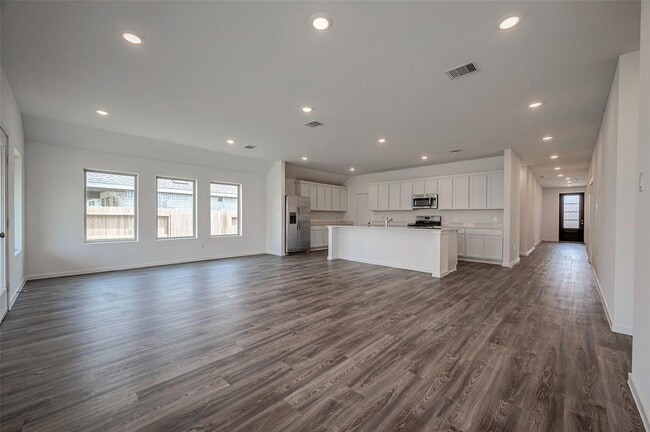 Building Photo - 5119 Whispering River Dr