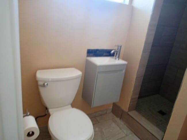 Building Photo - Sweet 1 bedroom 1 bath in 29 Palms