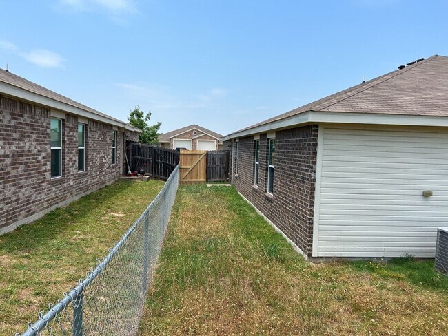 Building Photo - 3801 John Chisholm Loop