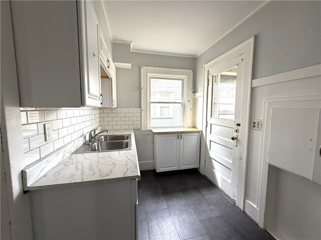 Building Photo - 5 Vayo St