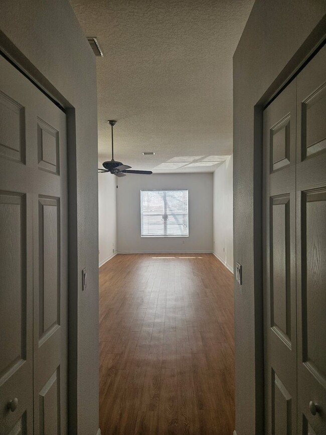 Building Photo - 4 BEDROOM 3 FULL BATH HOME WITH A SCREENED IN POOL IN THE BEAUTIFUL PALM COAST