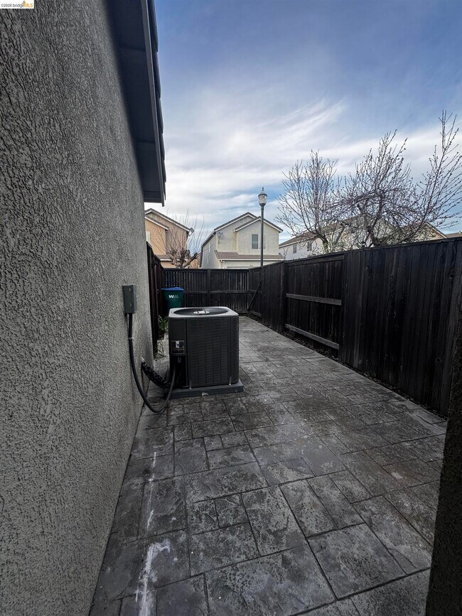 Building Photo - 8224 Shay Cir