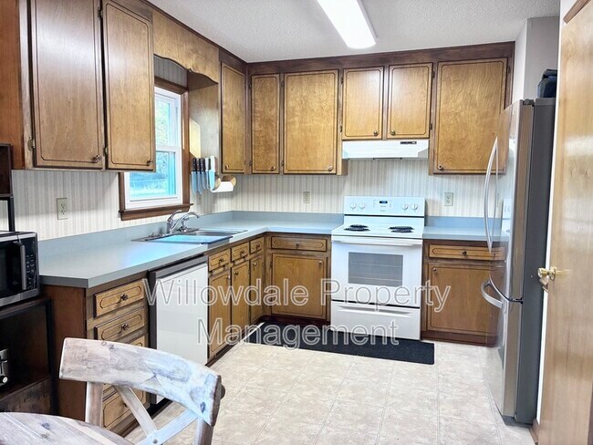 Building Photo - 49 Bay Springs Ct