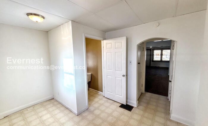 Building Photo - 661 S Burgess Ave