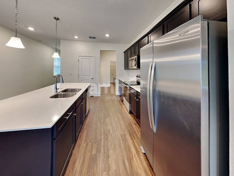 Building Photo - 1130 Walden Pond Dr