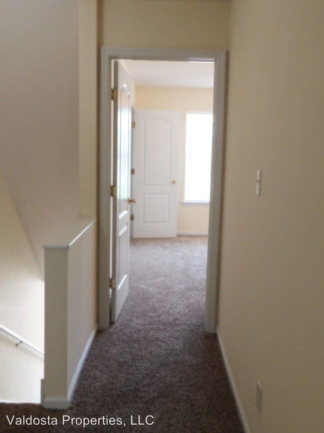 Building Photo - 1533 Woodard St