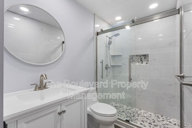 Building Photo - 92-905 Hame Pl 19-205