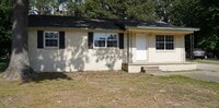 Building Photo - Charming Home in Ideal Location!