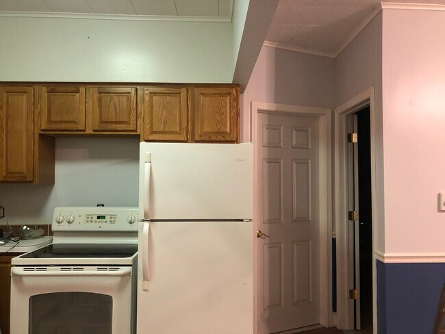 Kitchen - 12 Poplar St