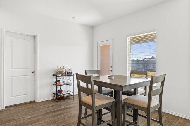 Building Photo - 14200 Yellow Jacket Ct