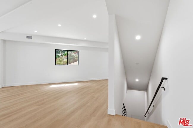 Building Photo - 3851 Don Tomaso Dr