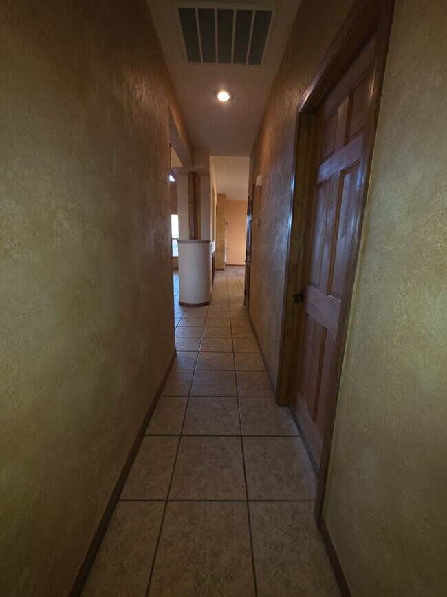 Building Photo - 8152 Eagledancer Ave