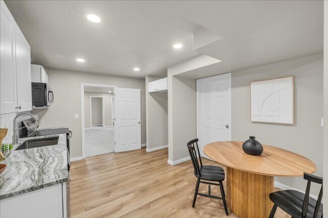 Building Photo - 2367 Monarch Cir