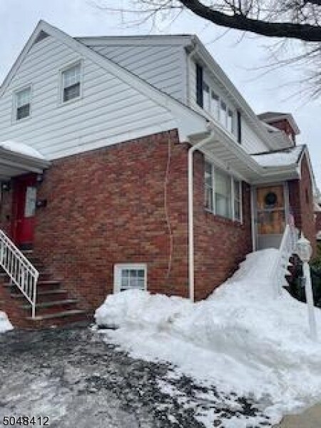Primary Photo - 62 MacArthur Ave