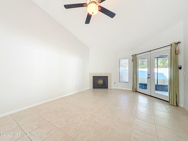 Building Photo - 141 La Pasada Cir W