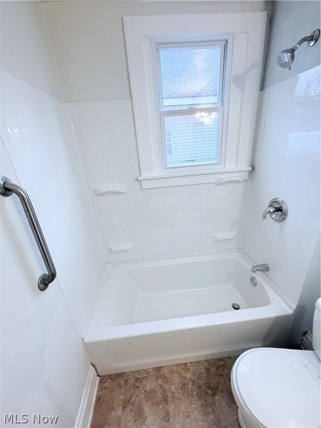 Building Photo - 14011 Glendale Ave