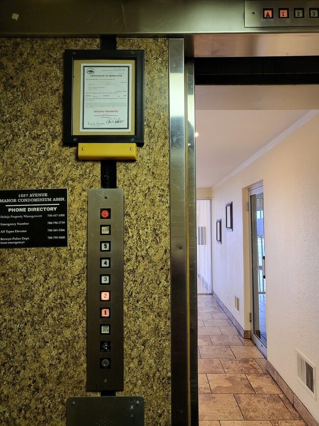 Building Photo - 1227 S Harlem Ave