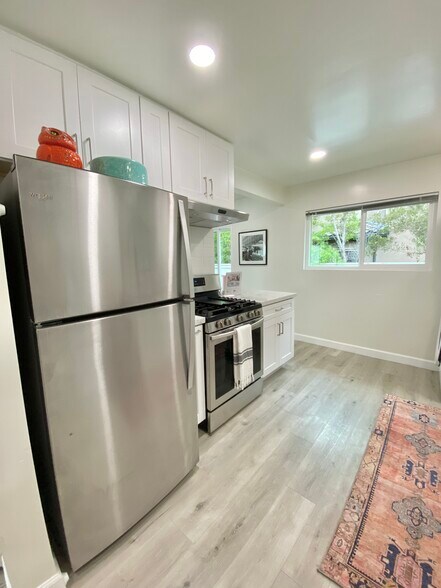 Building Photo - 2019 Curtis Ave