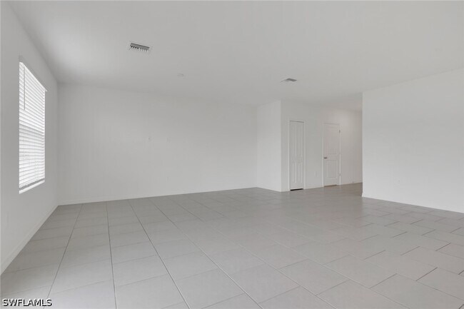 Building Photo - 19550 Fairhill Ct