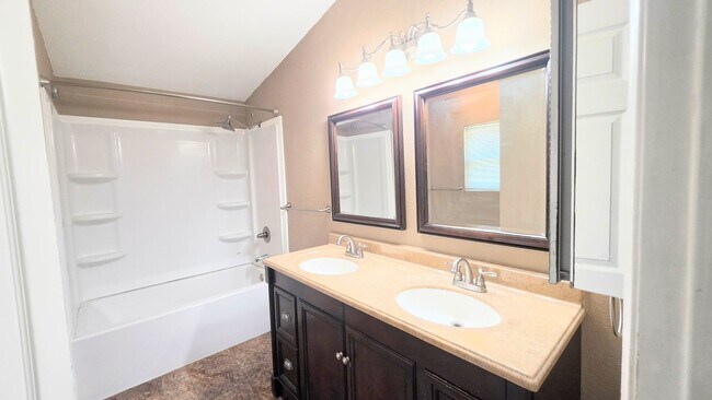 Building Photo - 4bed 2bath 3 car garage and Rv Boat Parking- Gorgeous Single Story House