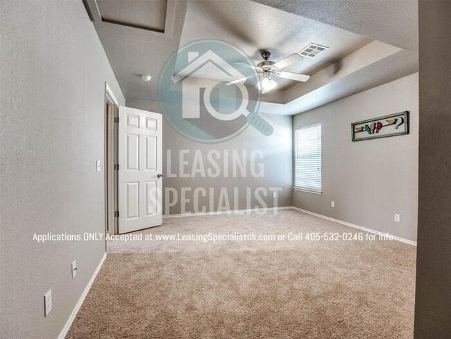 Building Photo - Stunning West Norman 3 Bed 2 Bath Townhome!