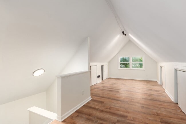 Building Photo - 865 Old Leonard Ave