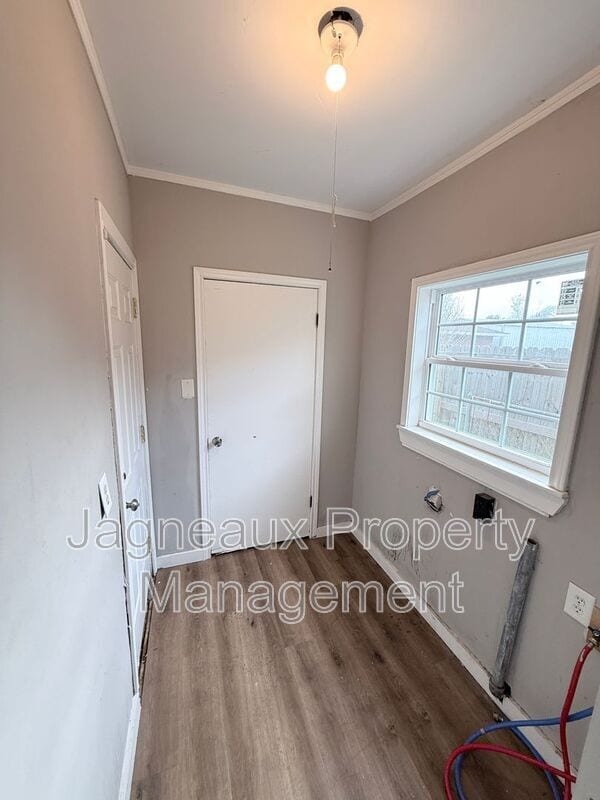 Building Photo - 3502 Center St