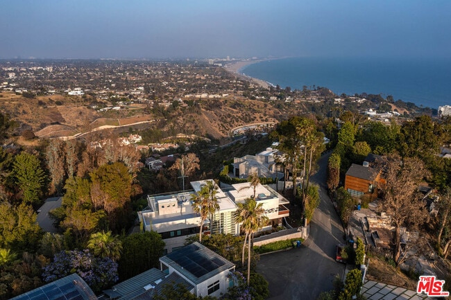 Building Photo - 770 Paseo Miramar