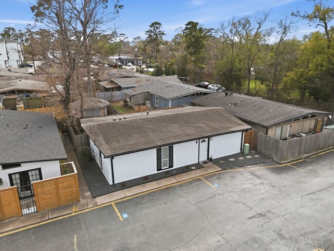 Building Photo - 4102 Sherwood Ln