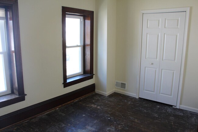 Building Photo - Semi Detached