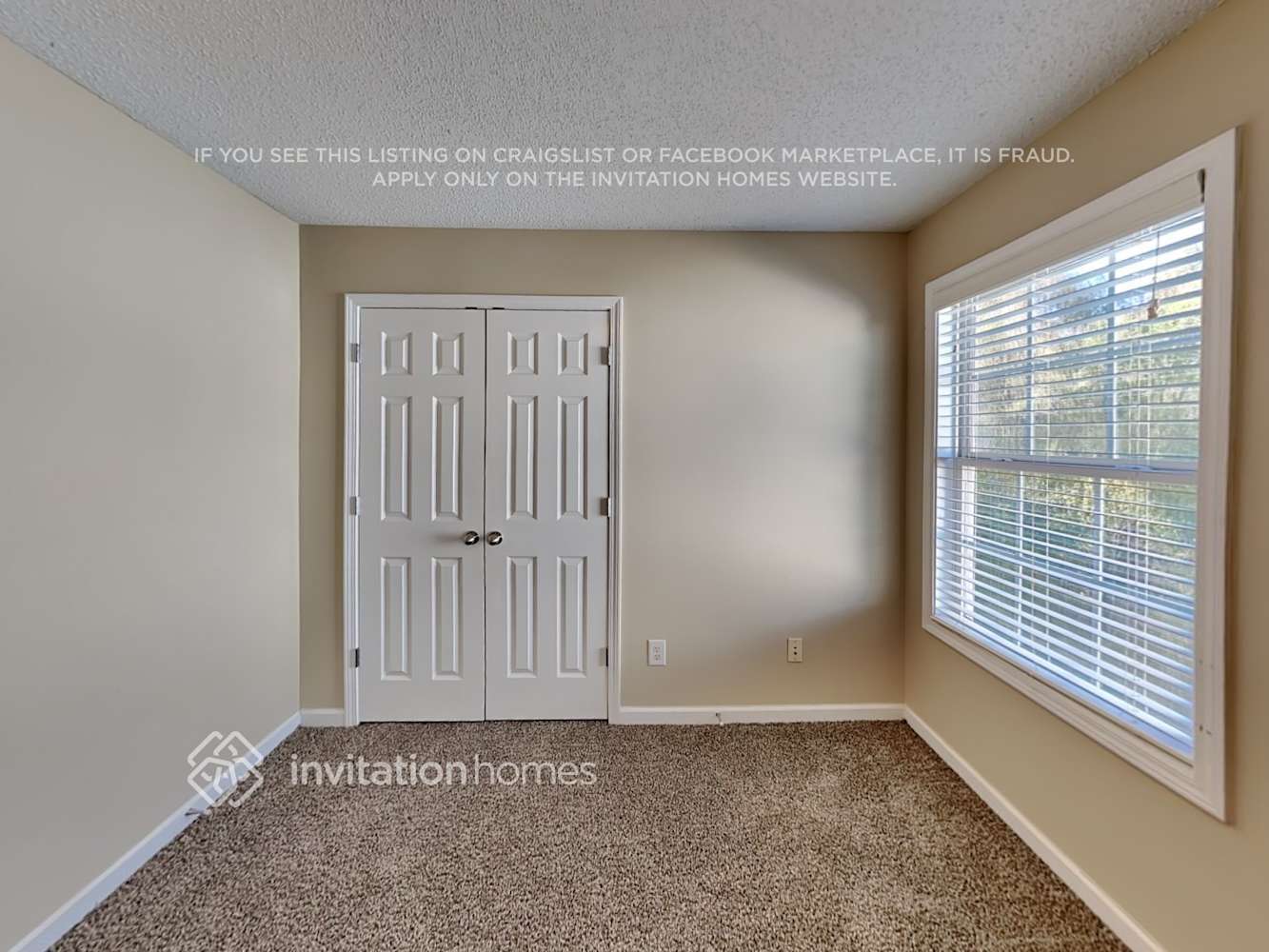 Building Photo - 10 Camden Cir