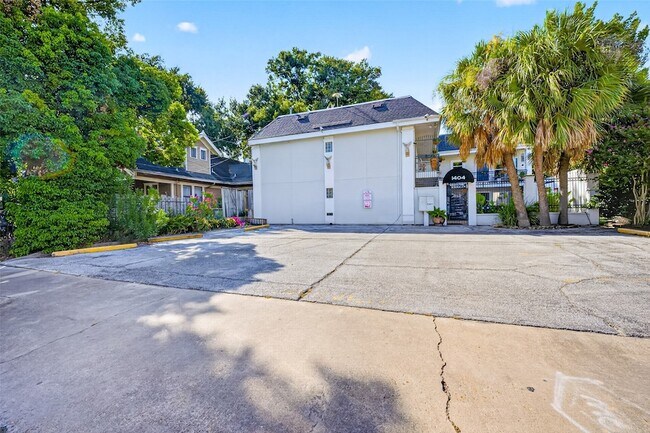 Building Photo - 1404 Welch St