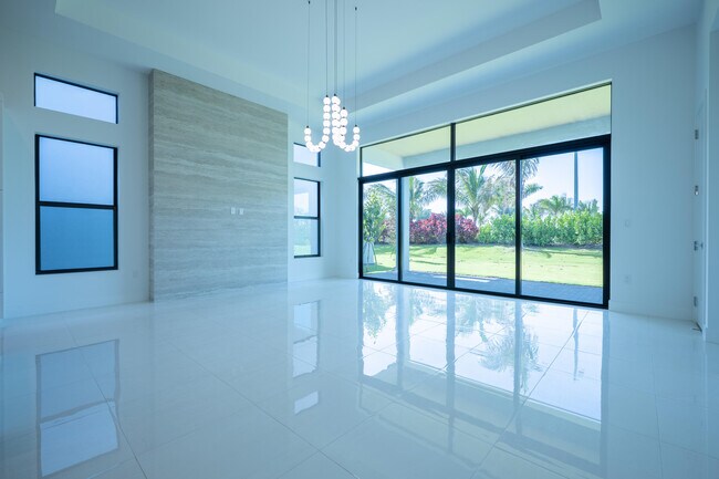 Building Photo - 9597 Regal Palm Ct
