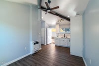 Building Photo - 506 E Hemlock St