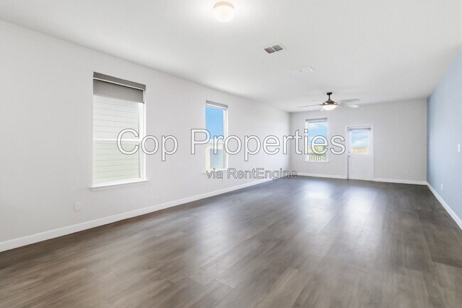 Building Photo - 7001 Lions Pk