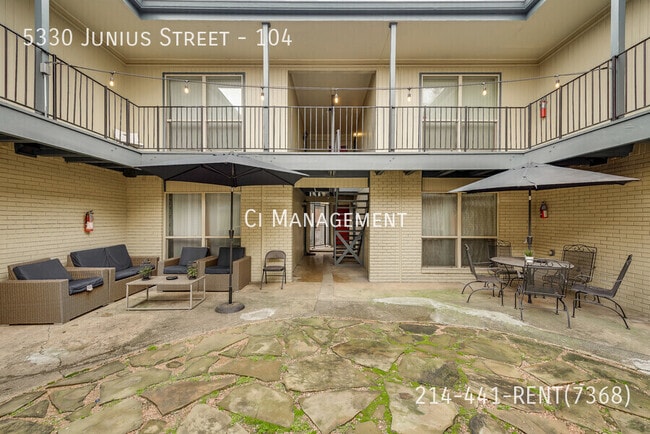 Building Photo - 5330 Junius St