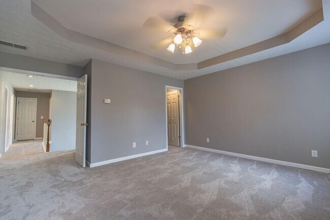 Building Photo - 3360 Shallowford Green Dr