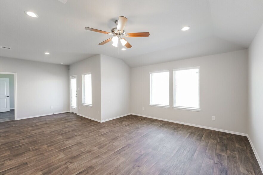 Building Photo - 21302 Brookwood Cres Dr