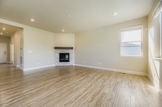 Building Photo - 17944 Tree Sparrow Ave