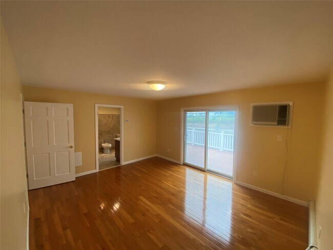 Building Photo - 286 Cricket Hill Rd